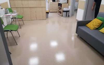 Zalety polimeryzacji podłóg: Dlaczego warto zainwestować w ten proces?